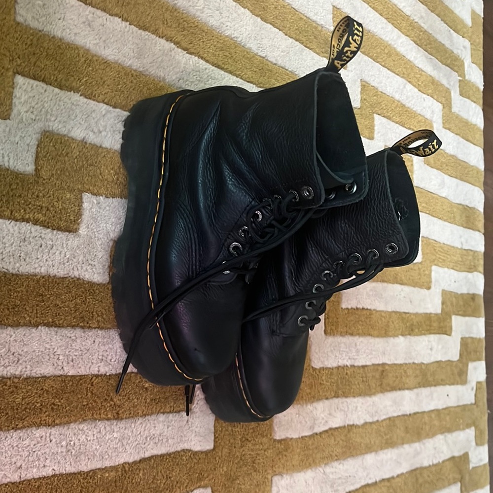 Dr. Martens 1460 Pascal Leather Platform